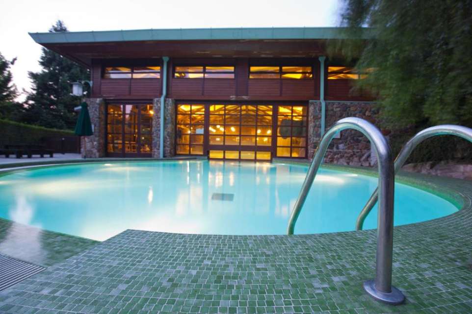 Disney Hotel Sequoia Lodge piscina exterioara