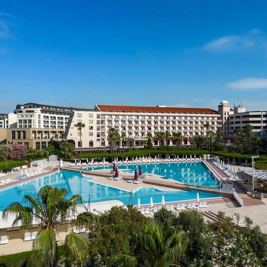 Kaya Belek piscina exterioara.jpg