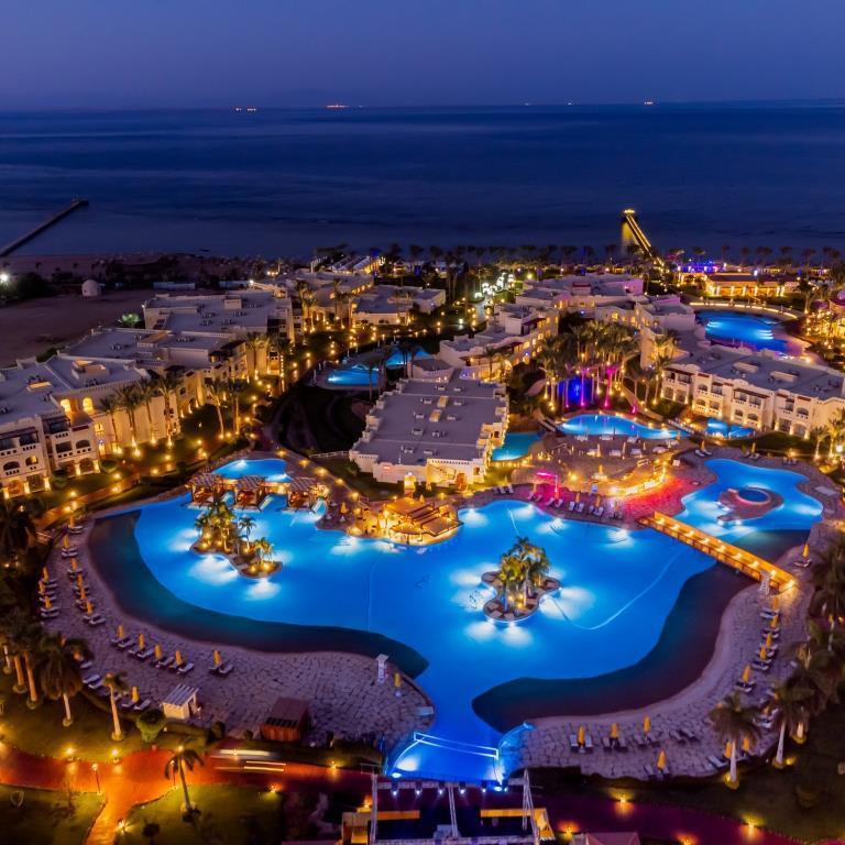 Rixos Sharm by night.jpg