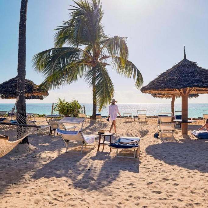 Tui Blue Bahari pe plaja.jpg