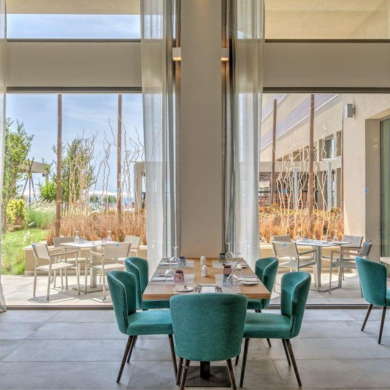 Amada_Colossos_Resort_Main_Restaurant_3_7138.jpg