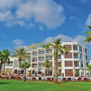 Adams Beach gradina.jpg