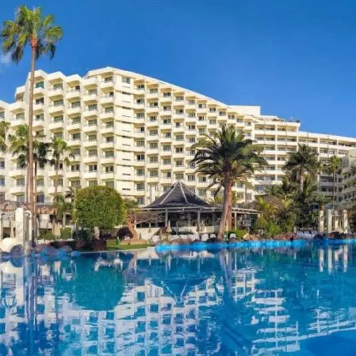 H10 Las Palmeras exterior.webp