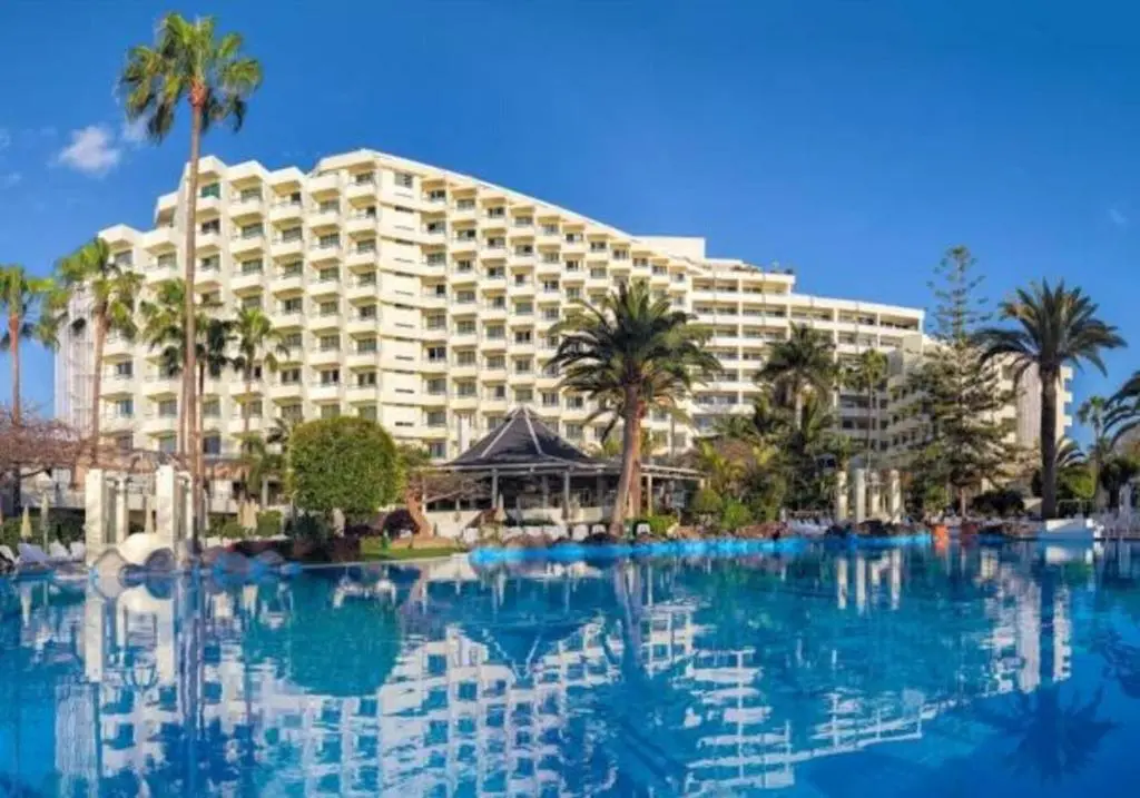 H10 Las Palmeras exterior.webp