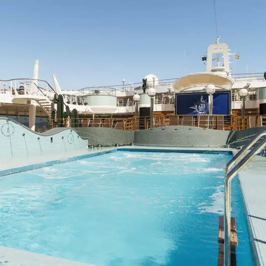MSC Preziosa piscina.webp