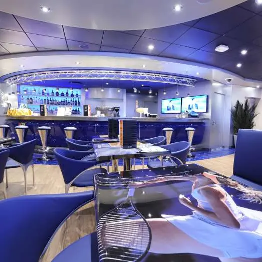 MSC Preziosa bar.webp