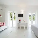 San Francesco camera cu sofa.webp