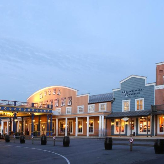 Vacanță la Cheyenne hotel Disneyland Paris