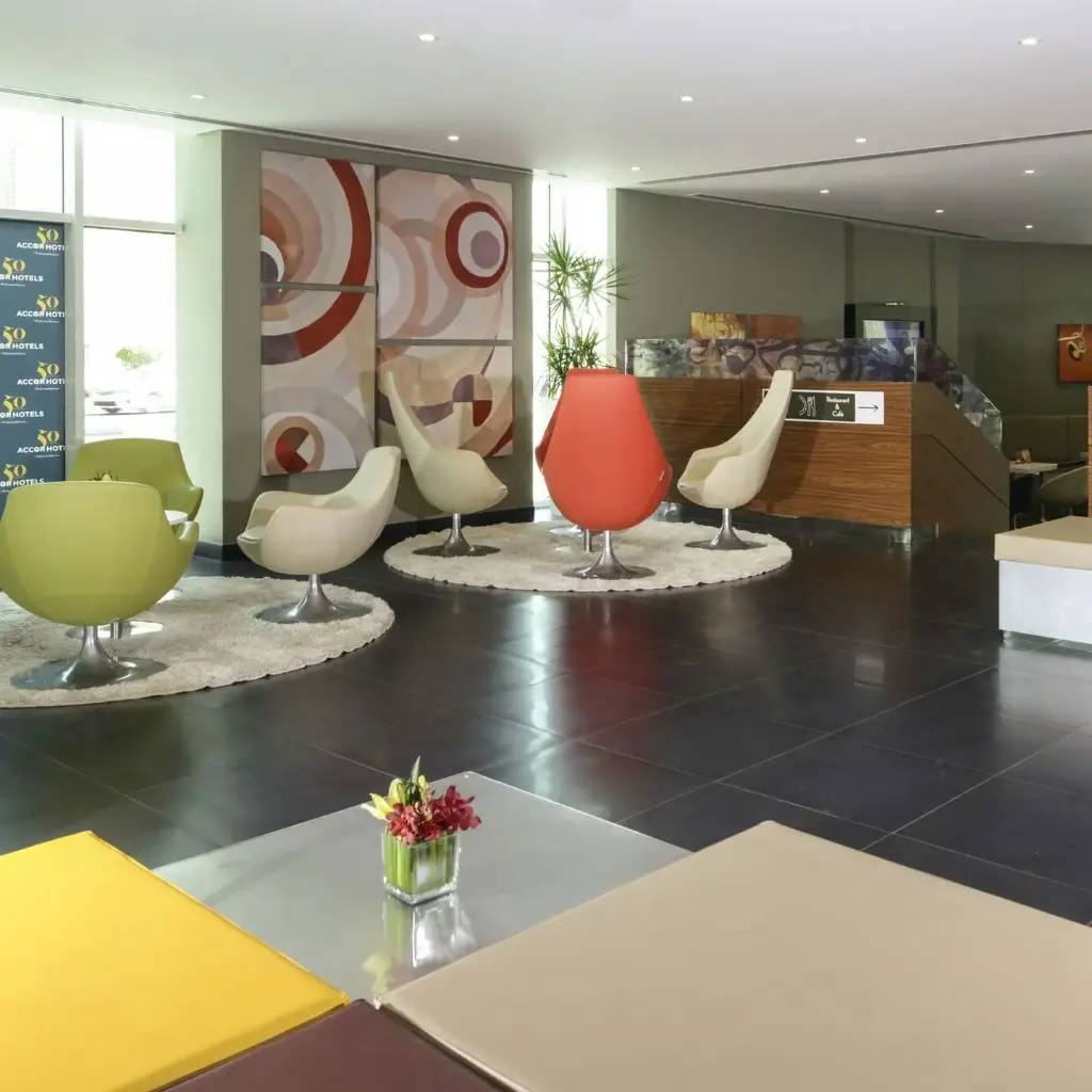 Ibis Seef lobby.webp