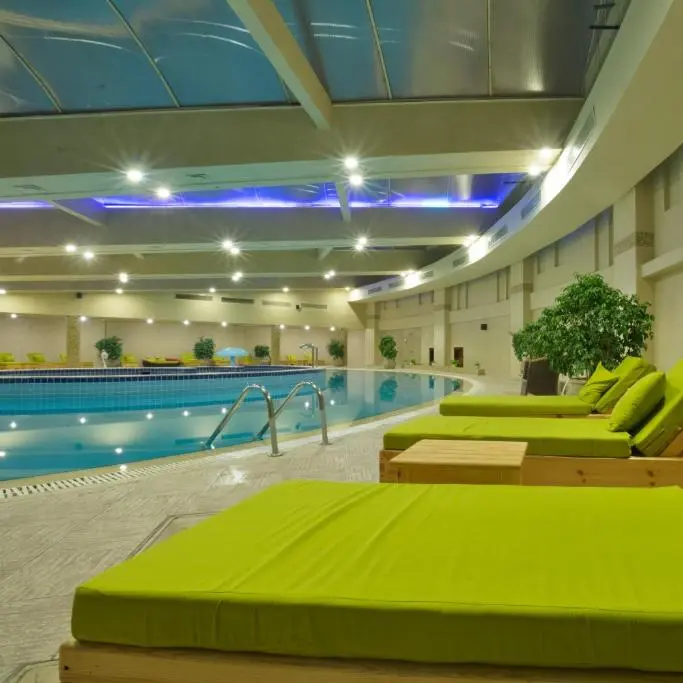 Porto Marina Resort piscina interioara.webp