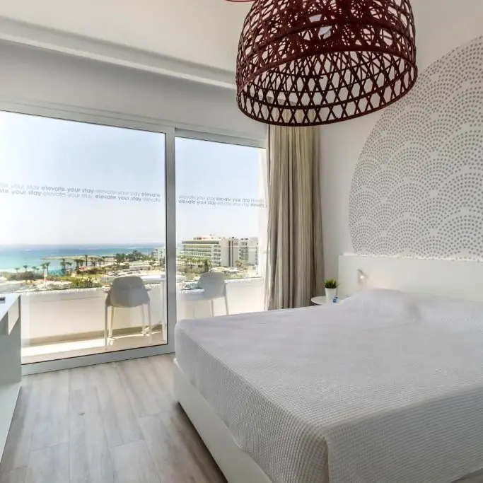 Margadina camera cu vedere la mare.webp