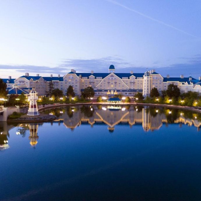 Vacanță la Newport Bay Club hotel Disneyland Paris