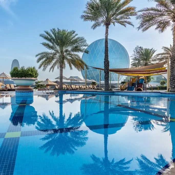 Al Raha Beach piscina exterioara.webp