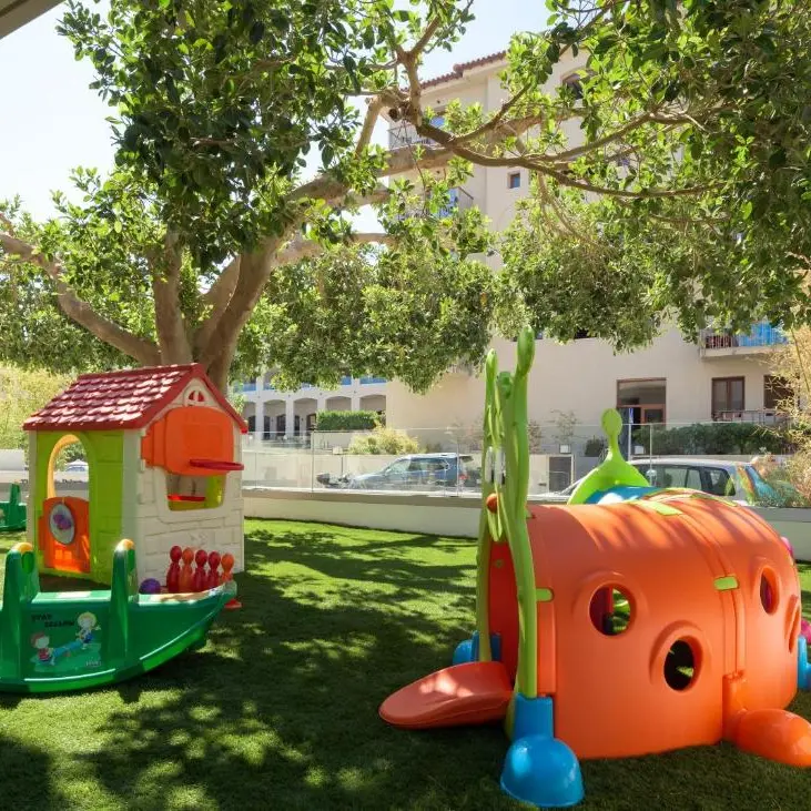 Theartemis Palace loc de joaca.webp