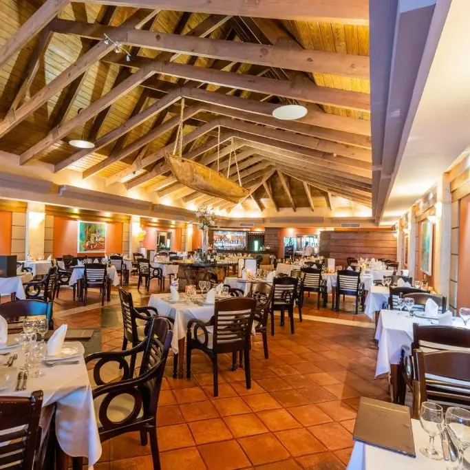 Vista Sol restaurant tematic.webp