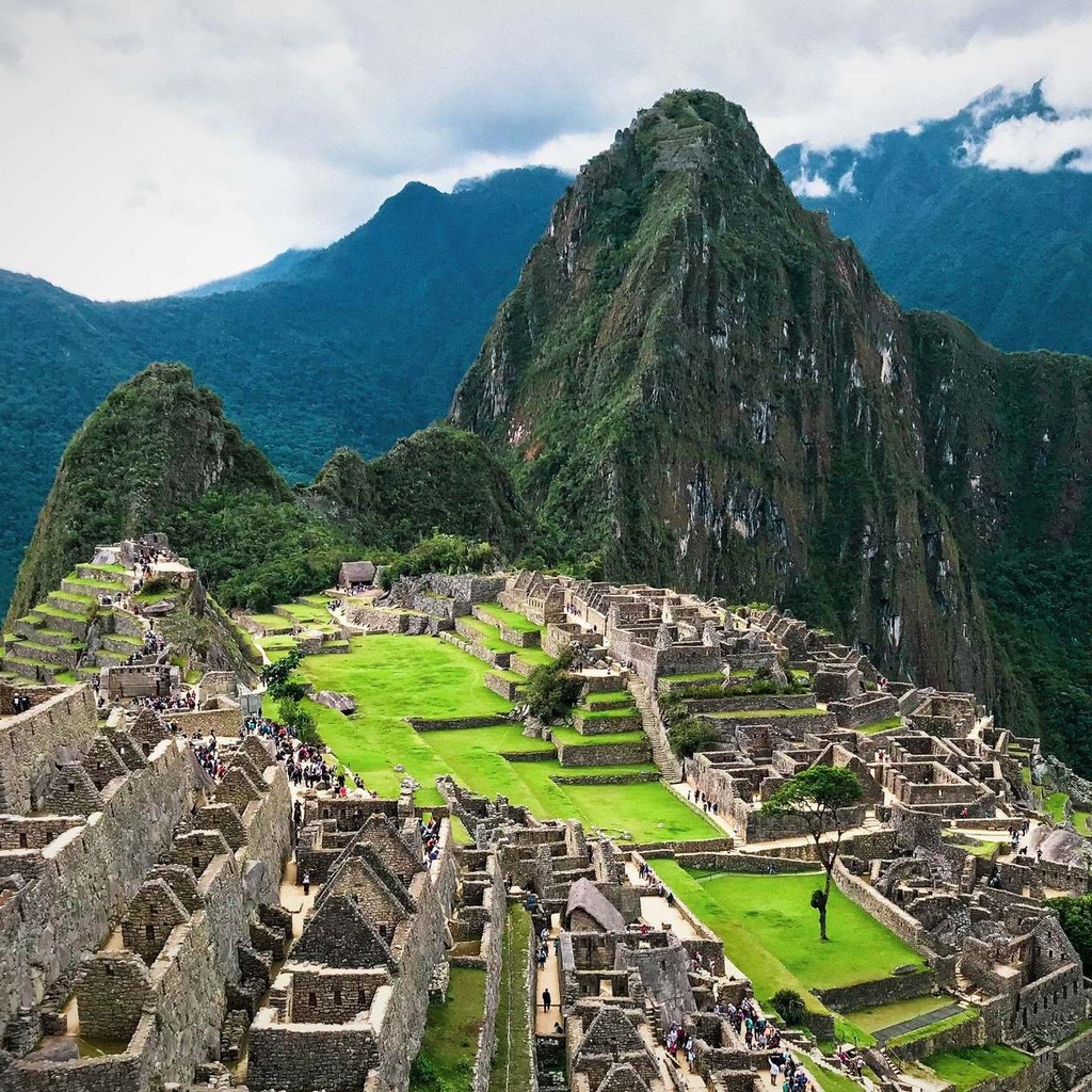 eddie-kiszka-rFESpq5MMTg-unsplash_machu picchu.jpg