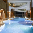 Rixos Sungate piscina interioara.jpg