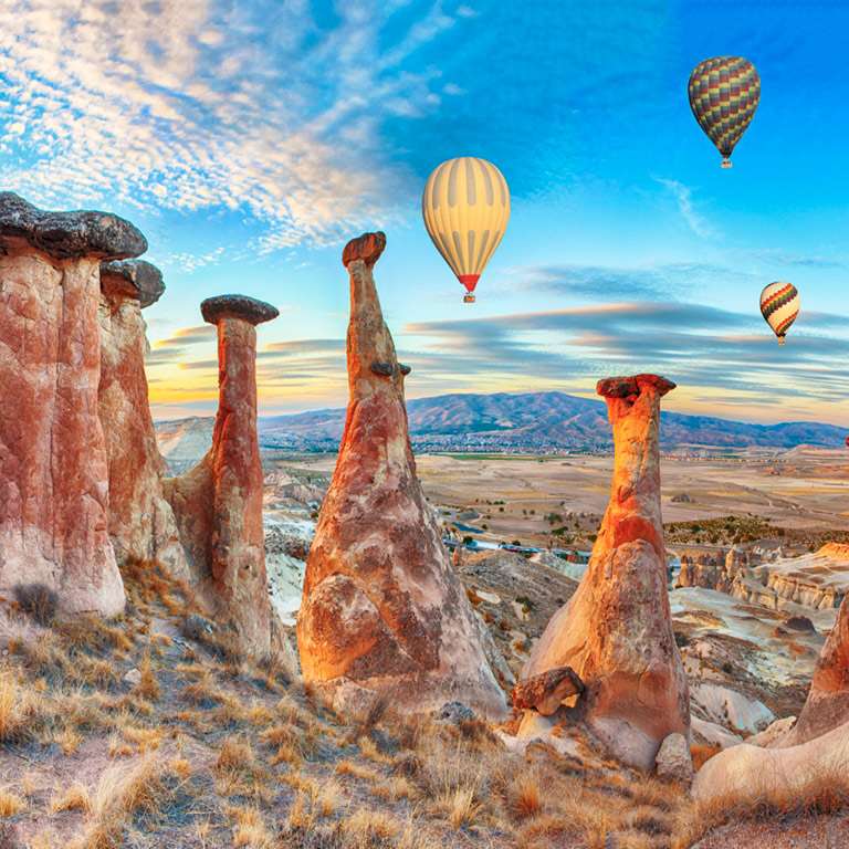 Goreme hot balloon.jpg